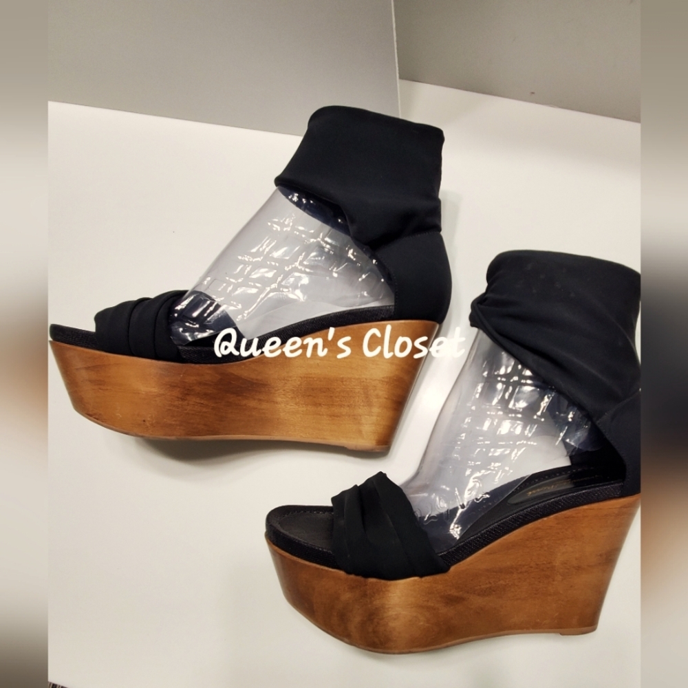 GIANVITO ROSSI| Black Mesh Platform Wedges| Size US10